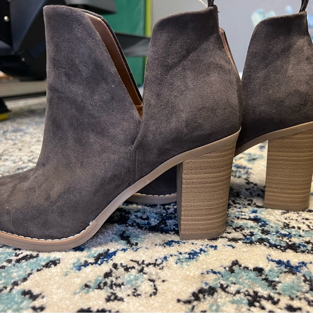 Dark brown Debbie booties (Universal Thread) size 9!